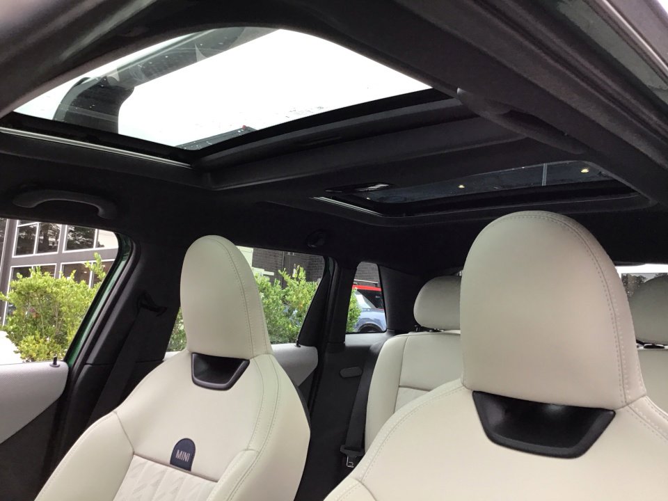 New 2026 MINI Cooper 4-Door Hardtop image 21