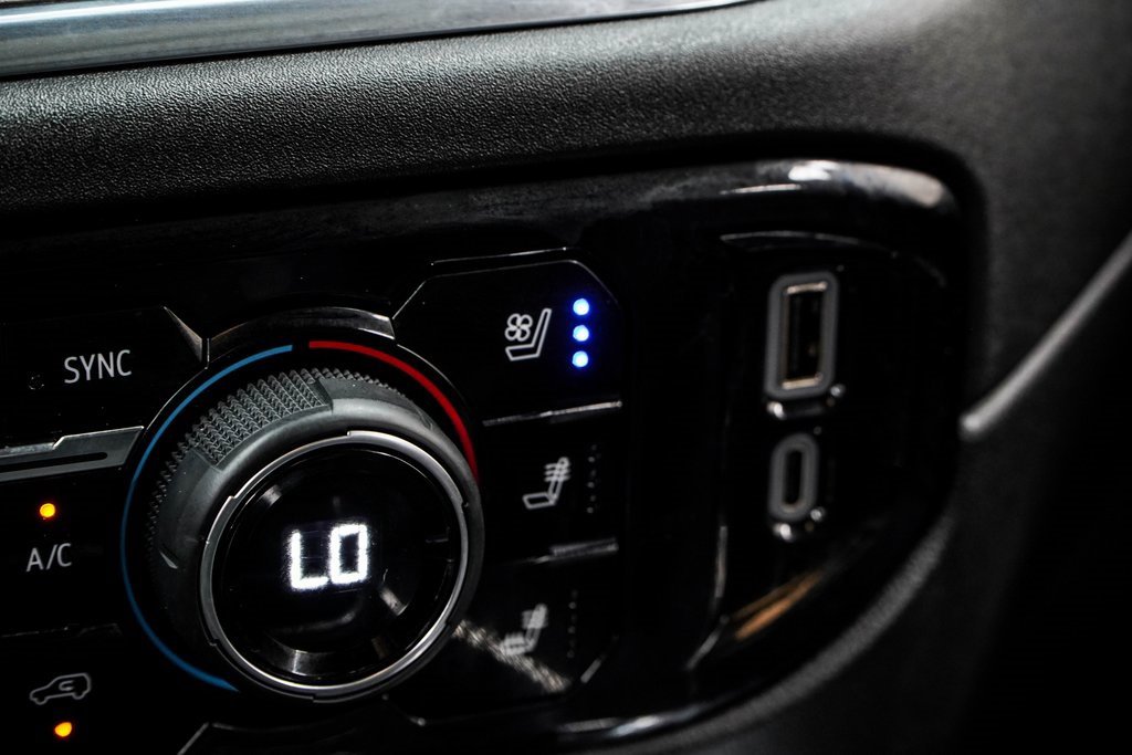 Used 2024 Chevrolet Silverado 3500 LTZ w/ LTZ Premium Package image 22