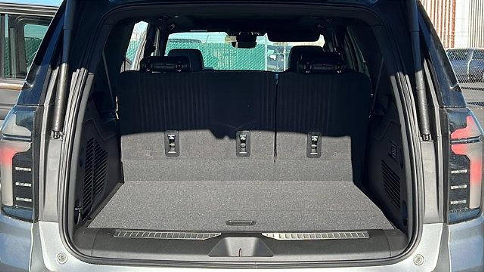 New 2026 Chevrolet Suburban High Country image 14