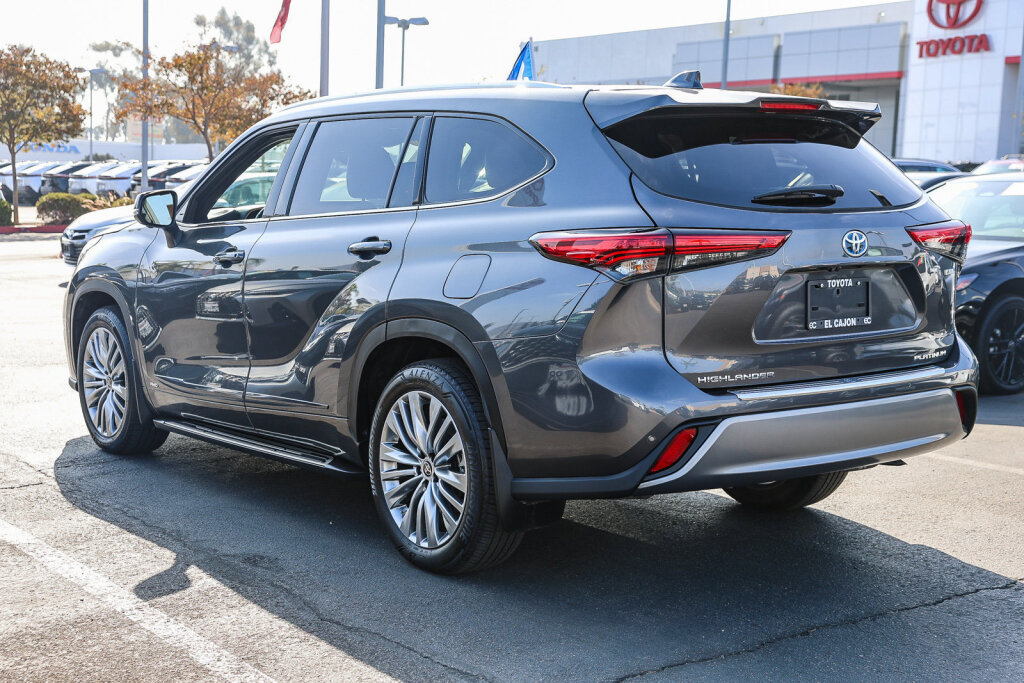 Used 2023 Toyota Highlander Platinum AWD/4WD image 23