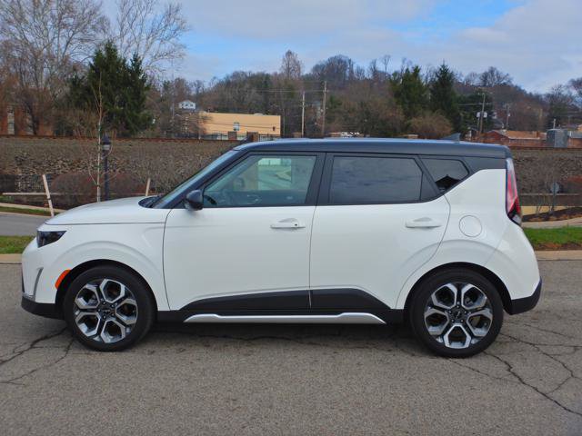 Used 2025 Kia Soul EX image 12