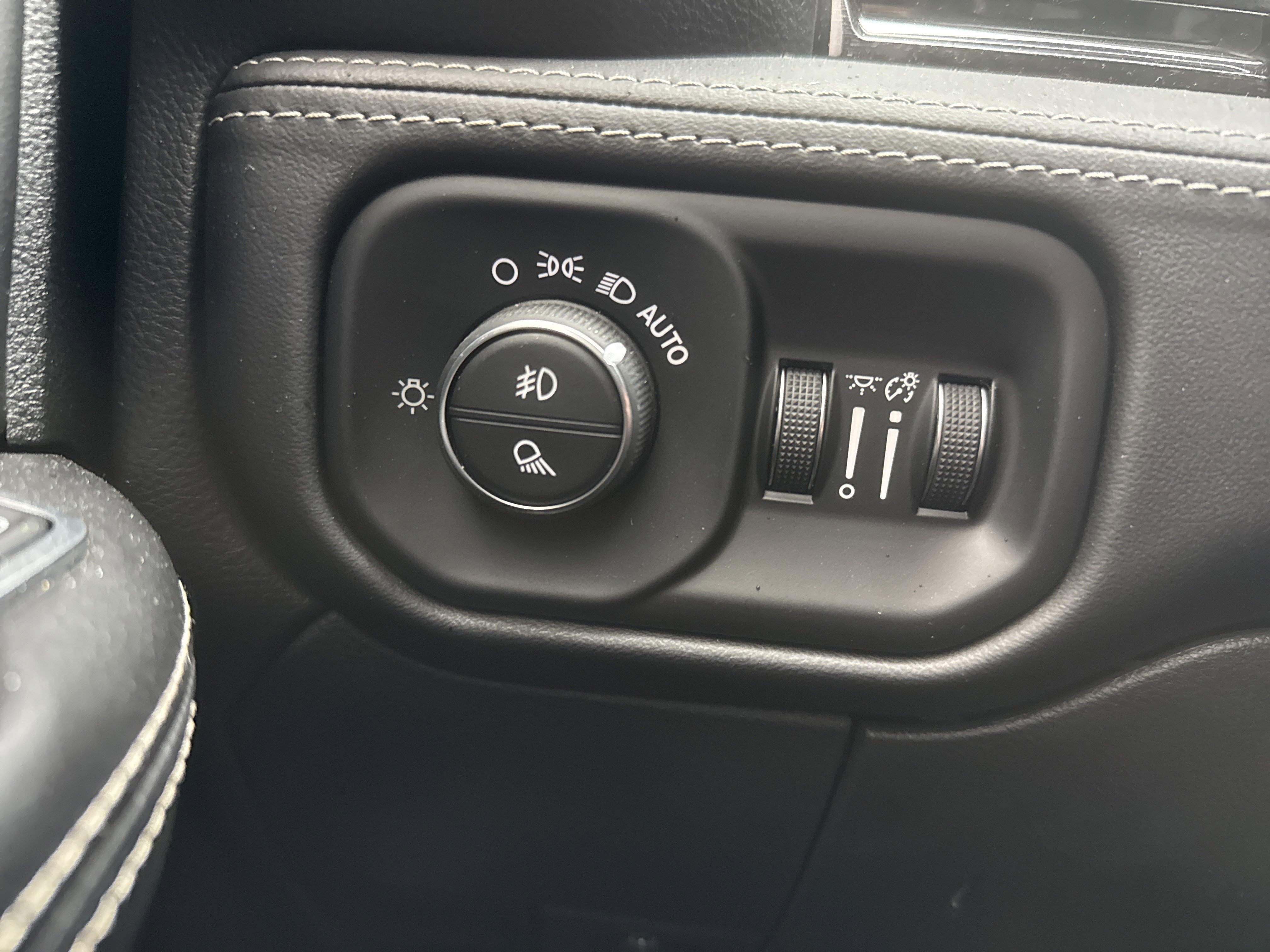 Used 2023 RAM 2500 Limited image 21