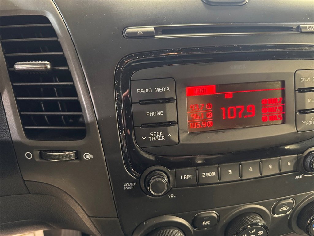 Used 2018 Kia Forte LX image 19