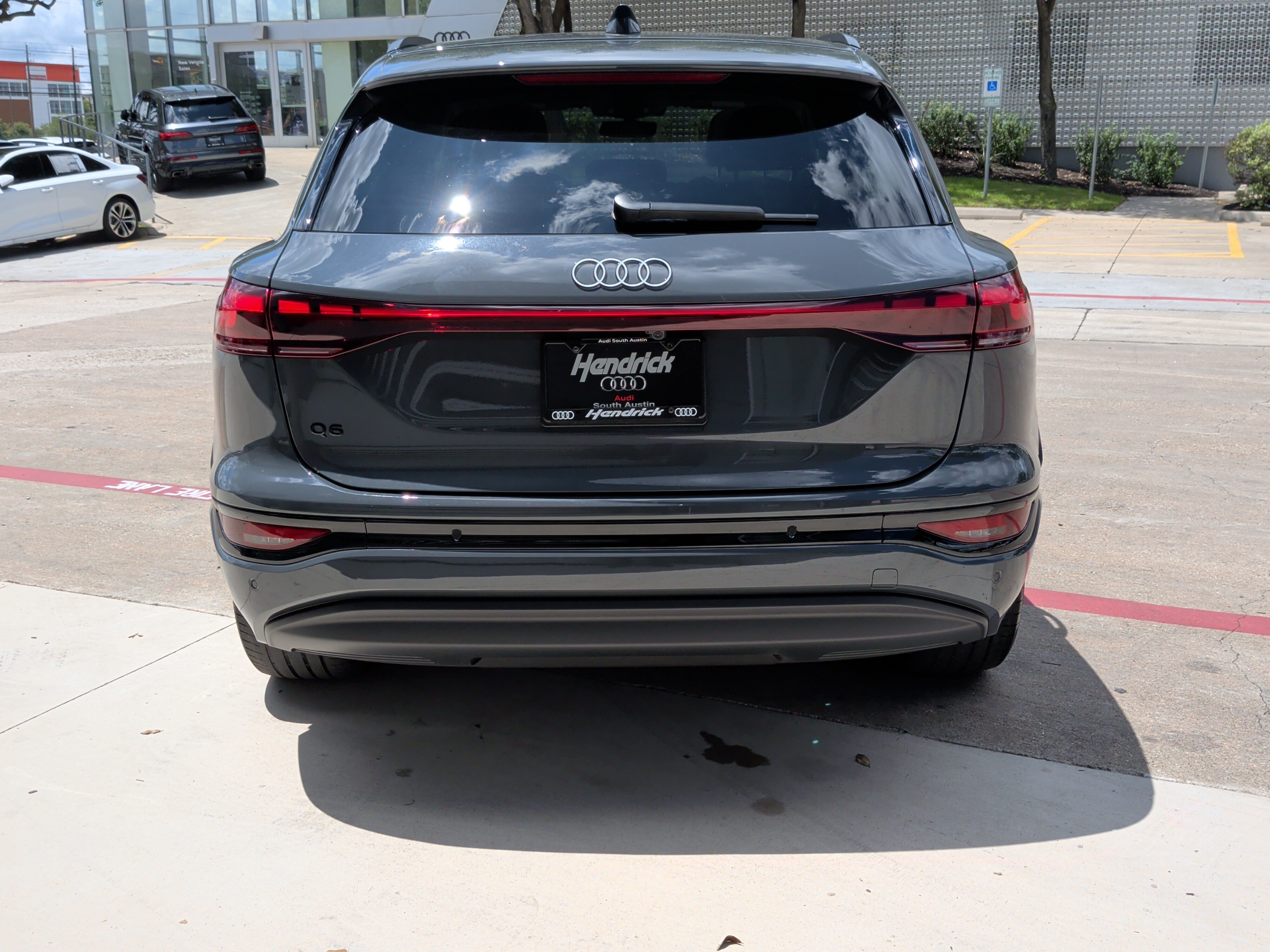 Used 2025 Audi Q6 e-tron Premium w/ Convenience Package RWD image 9
