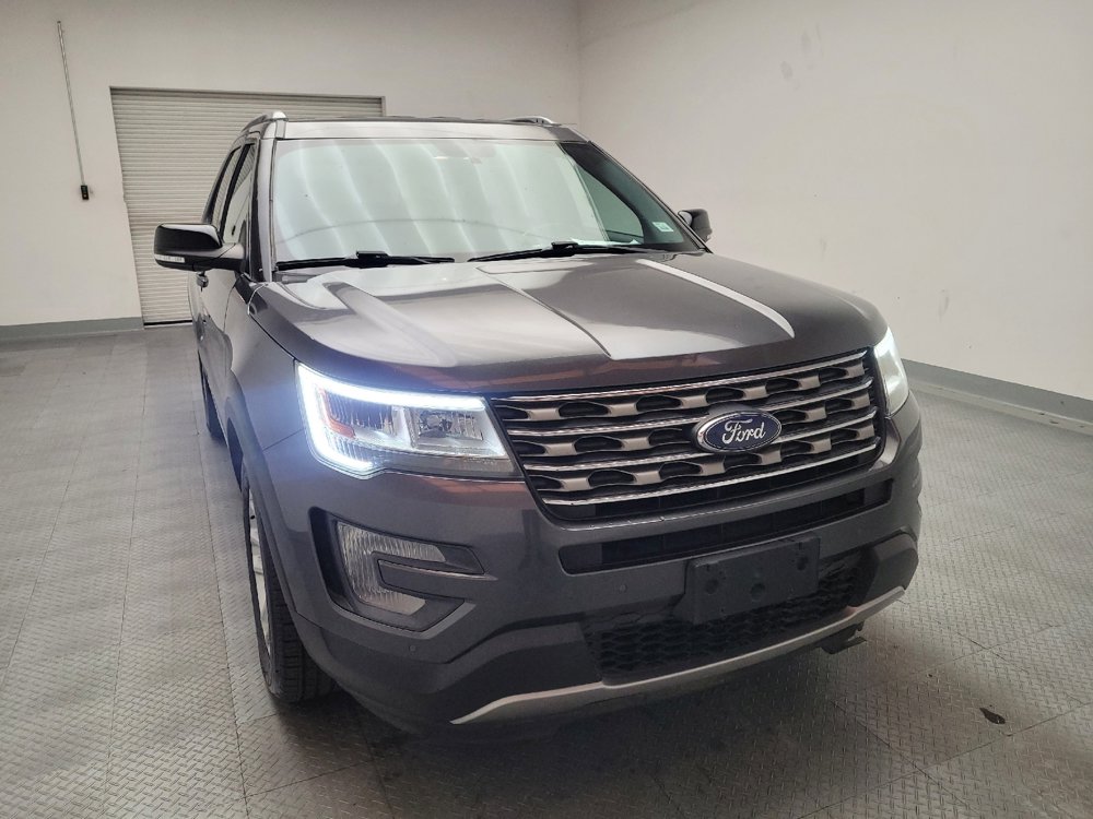 Used 2017 Ford Explorer XLT w/ Equipment Group 202A image 14