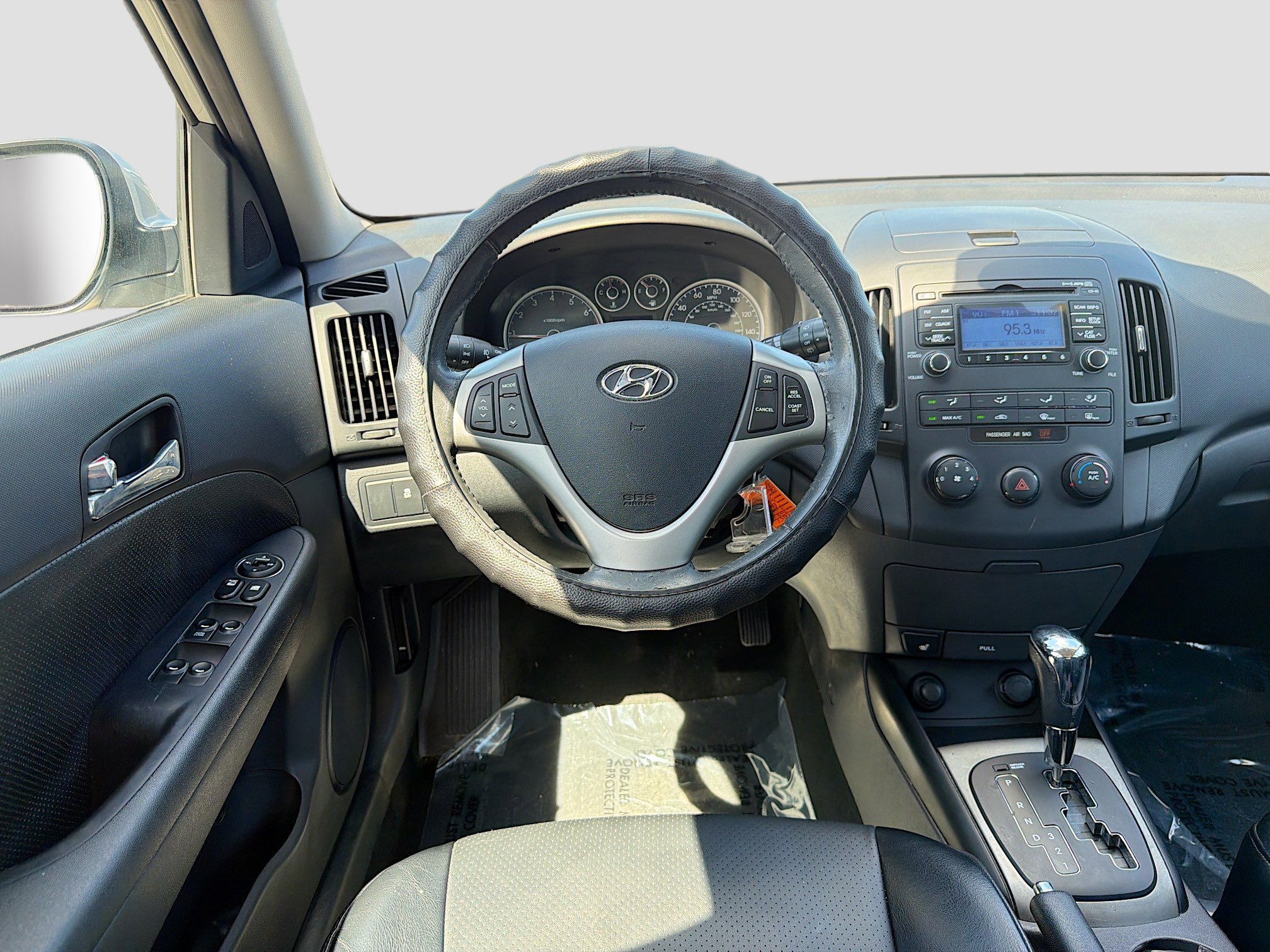 Used 2012 Hyundai Elantra SE image 16
