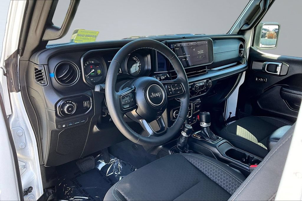 Certified 2025 Jeep Wrangler Unlimited Rubicon 4xe w/ Convenience Group AWD/4WD image 4