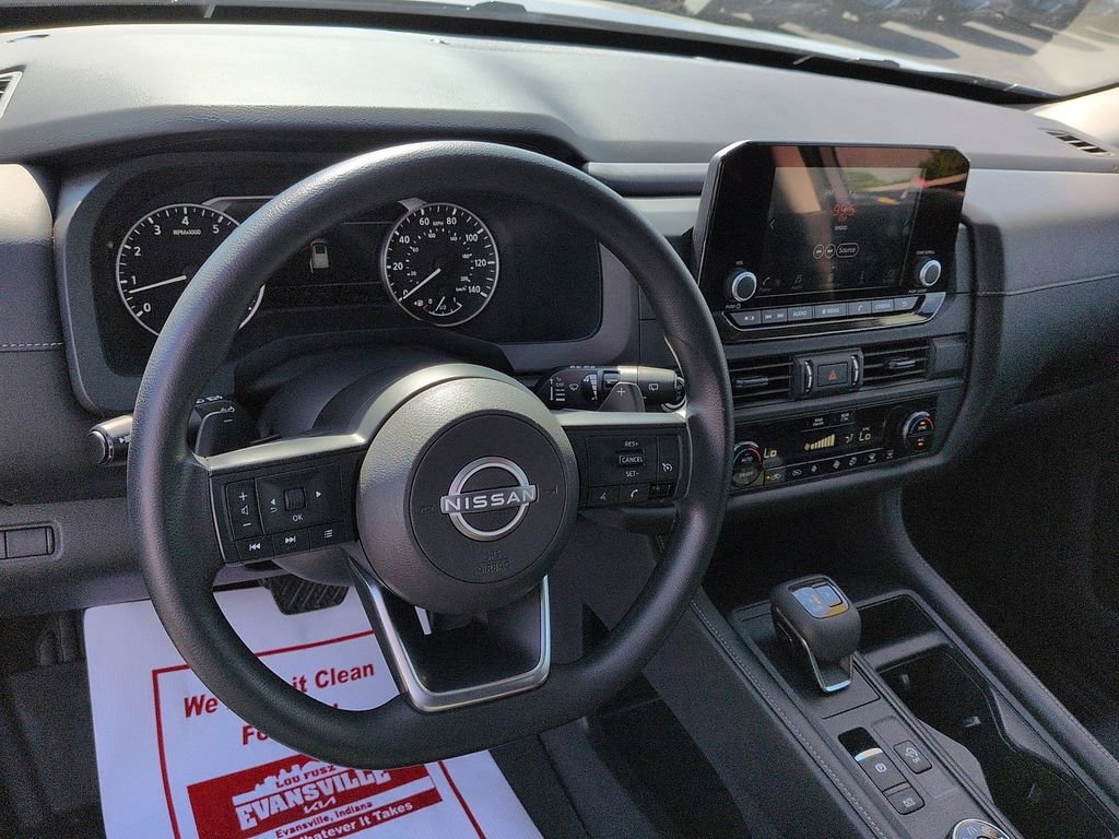 Used 2023 Nissan Pathfinder S AWD/4WD image 9
