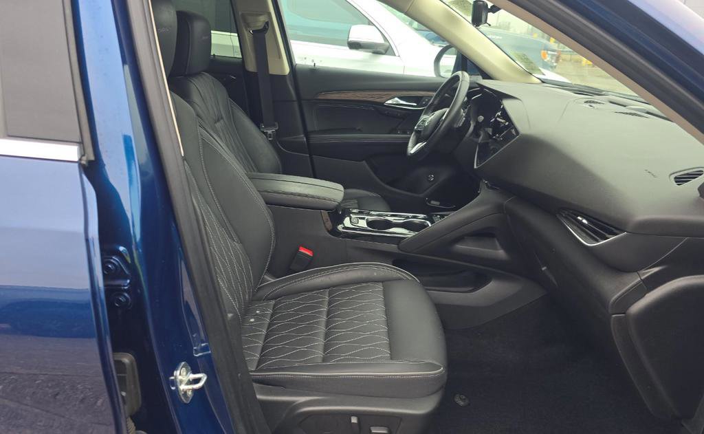 Used 2023 Buick Envision Avenir image 7