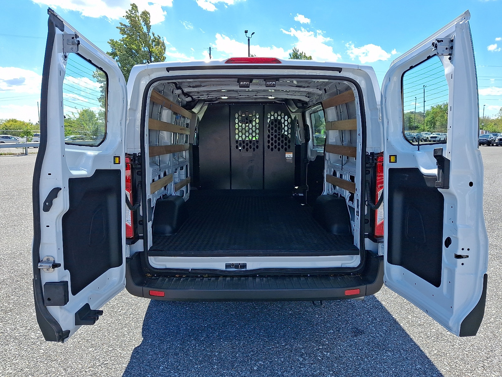 Used 2025 Ford Transit 250 Low Roof w/ Exterior Upgrade Package RWD image 9