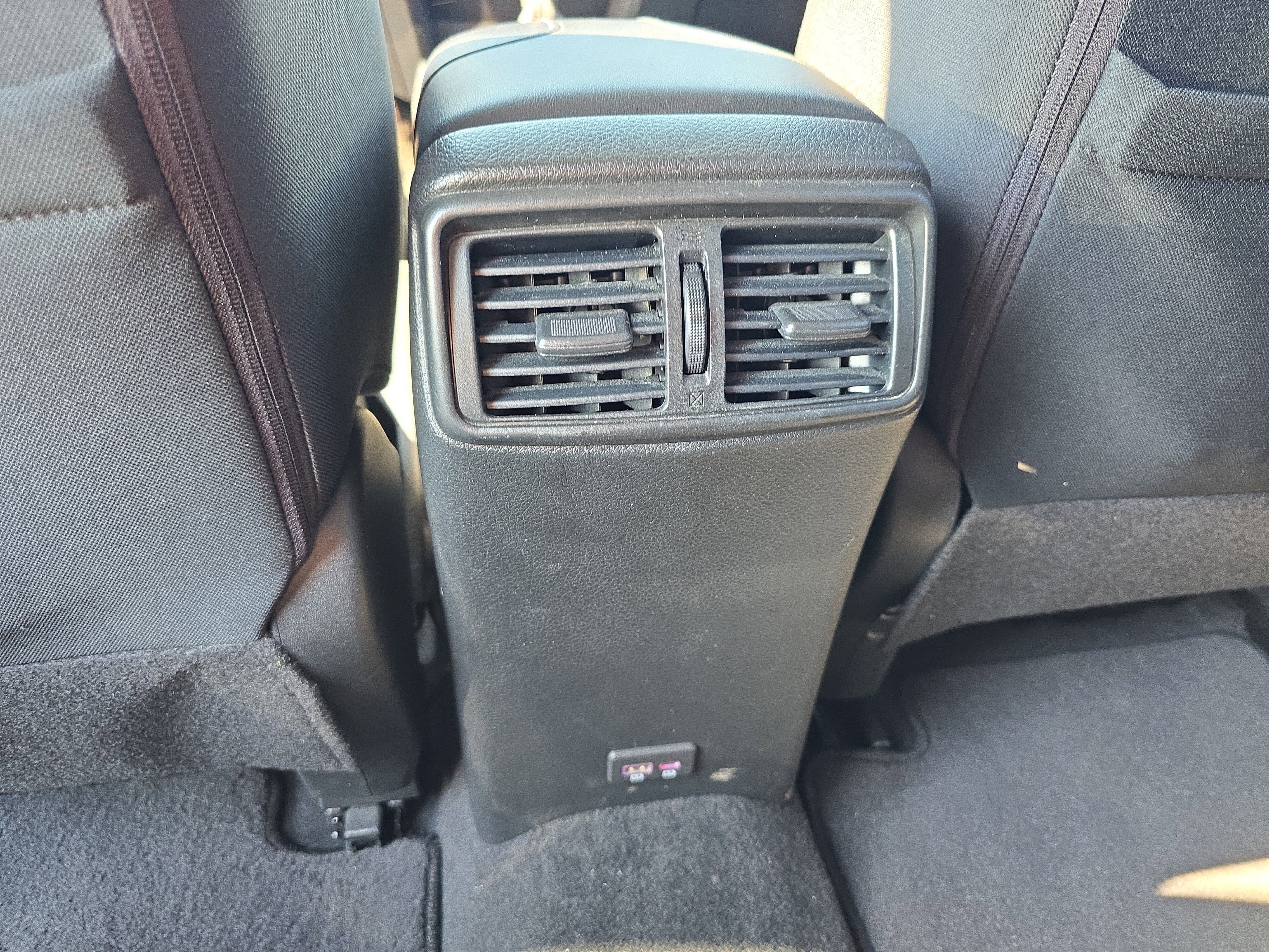 Used 2020 Nissan Rogue SV AWD/4WD image 15
