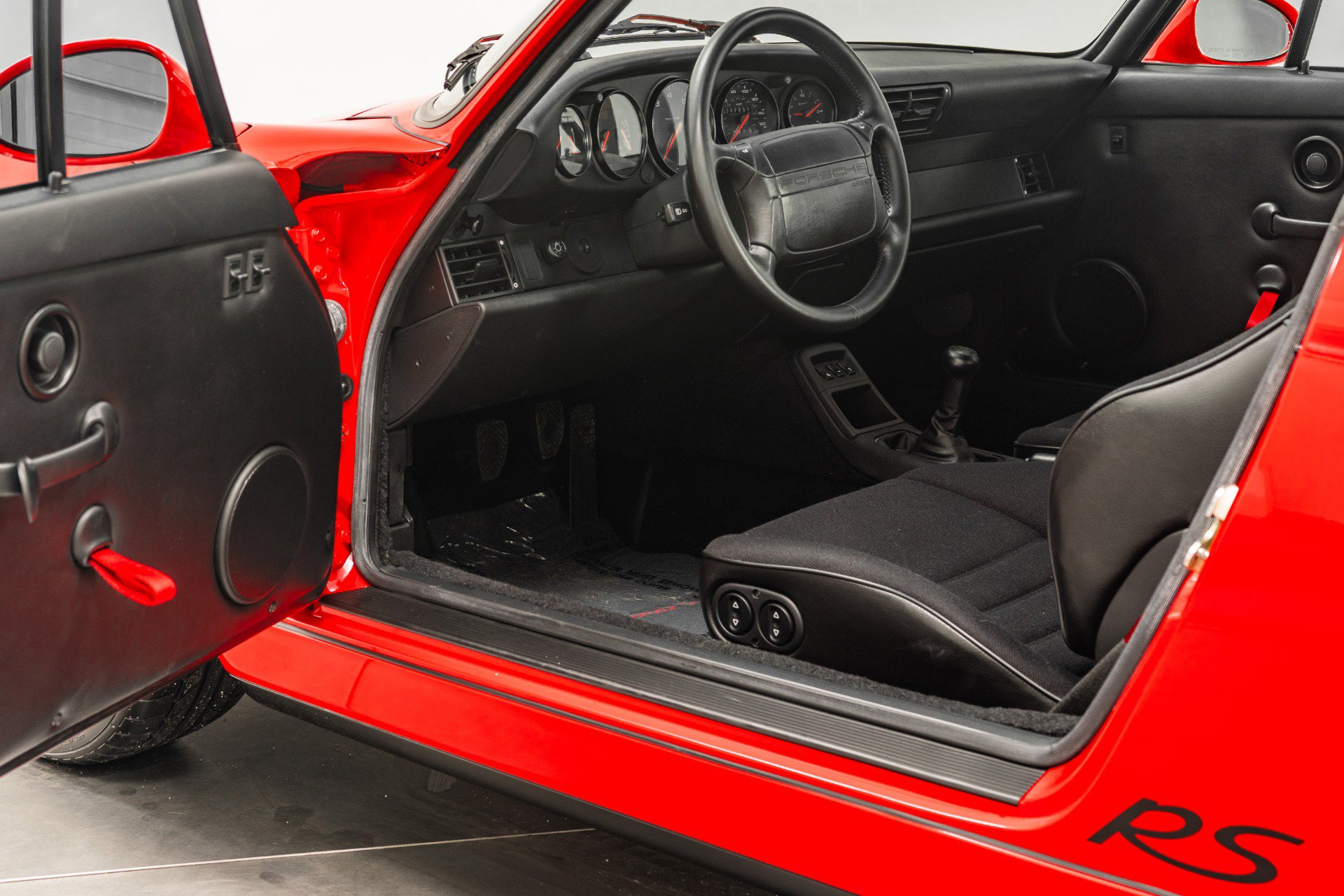 Used 1993 Porsche 911 RS America image 23