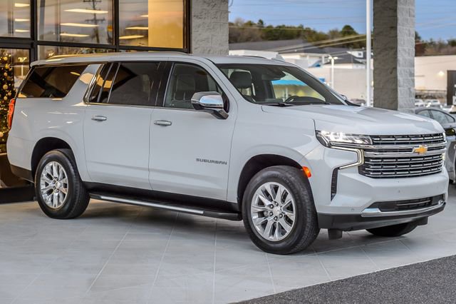 Used 2023 Chevrolet Suburban Premier image 4