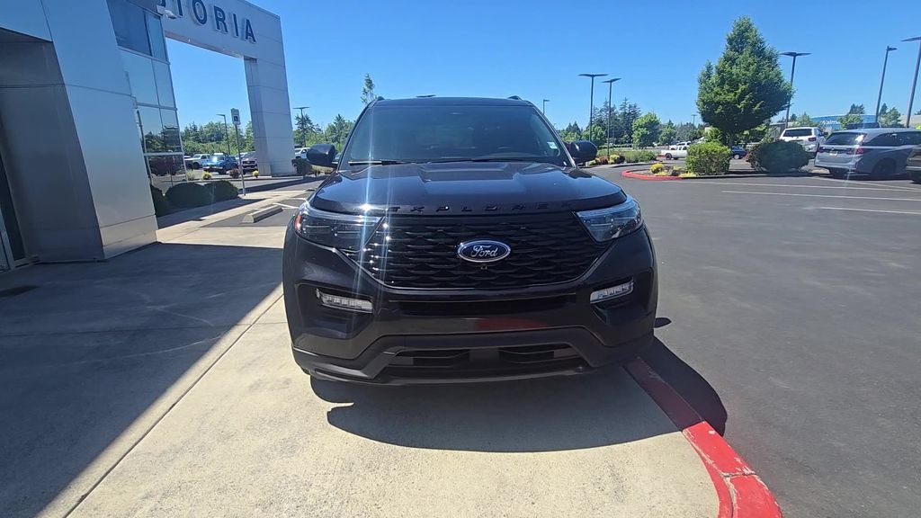 Used 2023 Ford Explorer ST-Line w/ Class IV Trailer Tow Package AWD/4WD image 7
