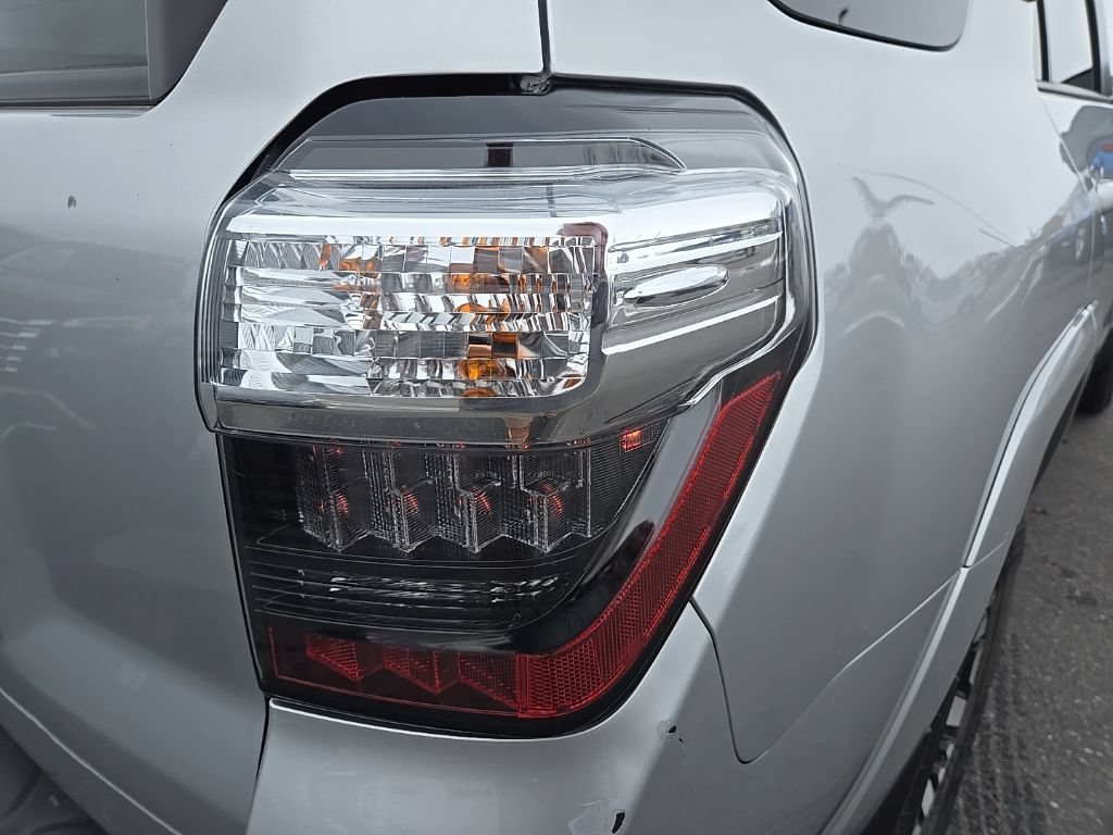 Used 2023 Toyota 4Runner TRD Off-Road AWD/4WD image 36