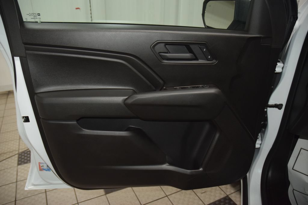 Used 2026 Chevrolet Colorado W/T AWD/4WD image 42