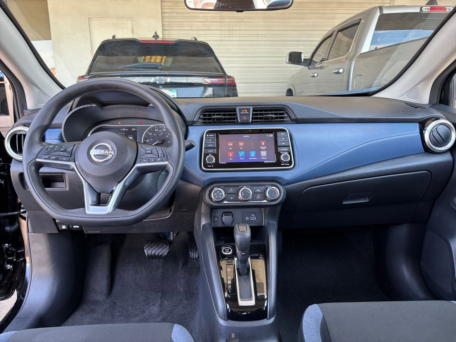 Used 2025 Nissan Versa SV FWD image 32
