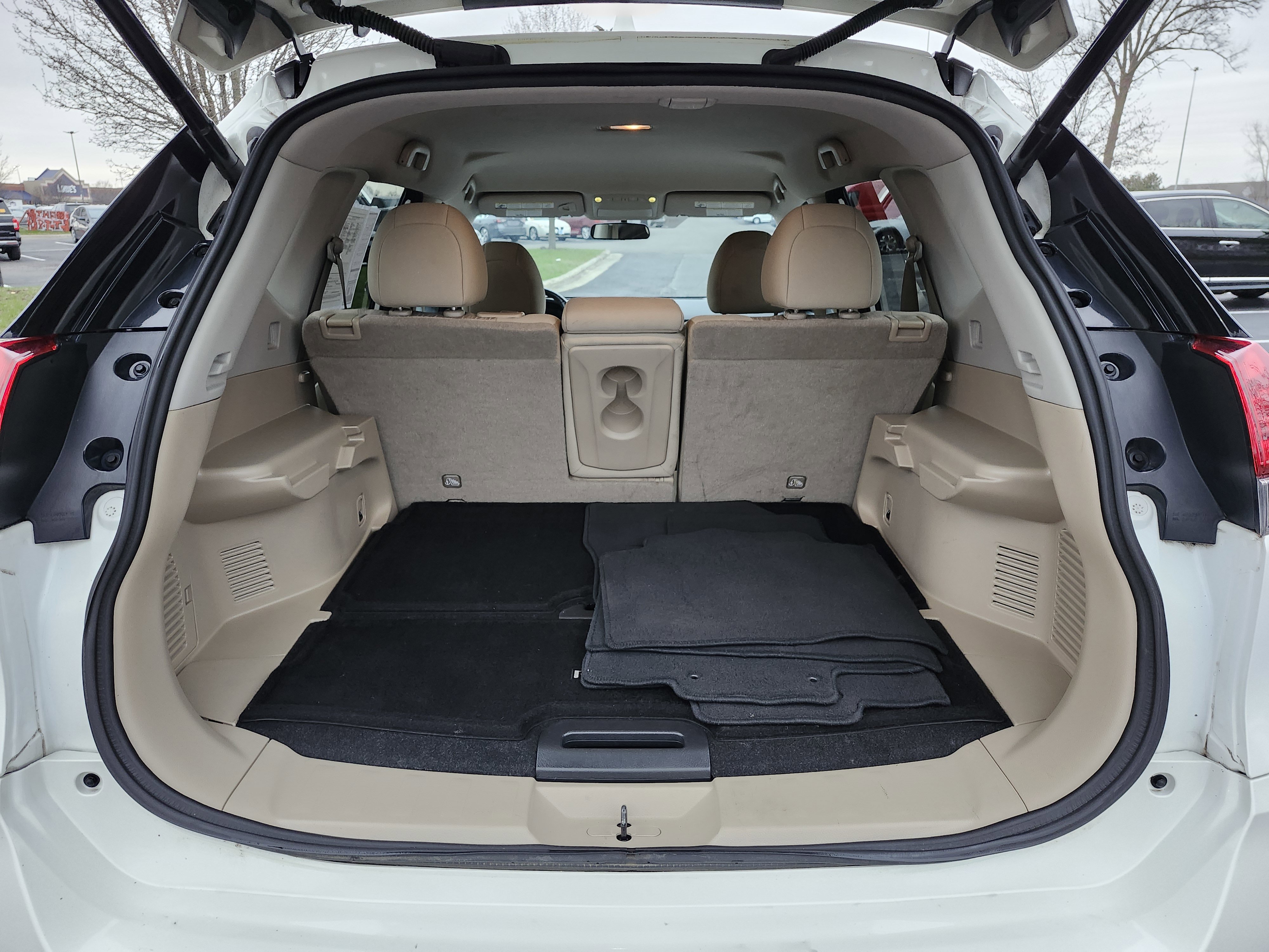 Used 2018 Nissan Rogue SV image 23