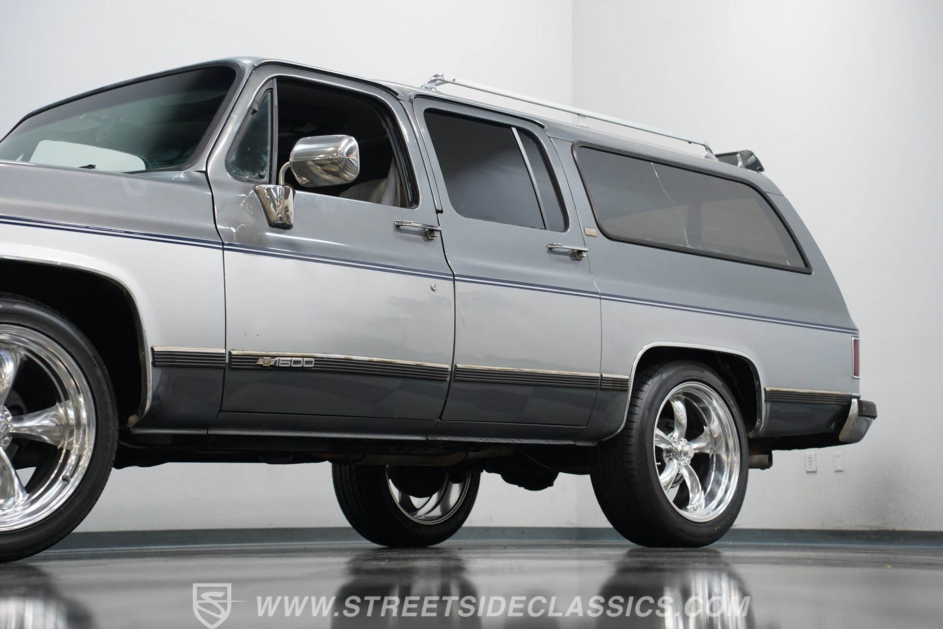 Used 1990 Chevrolet Suburban 2WD image 22