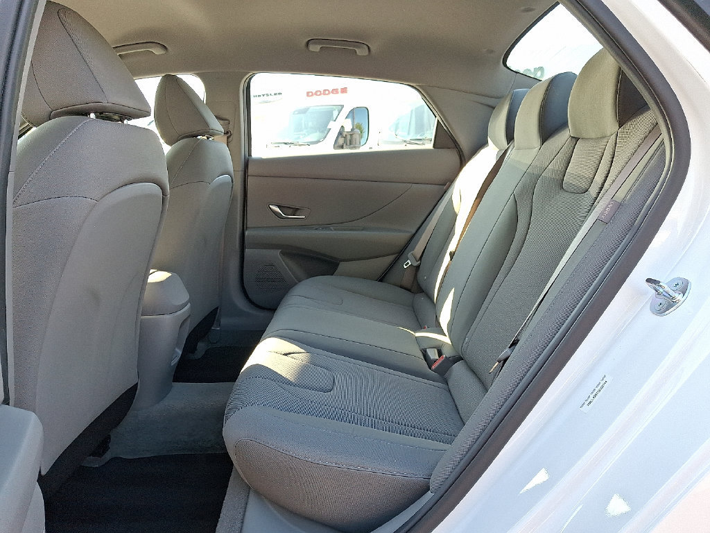Used 2026 Hyundai Elantra SE FWD image 10