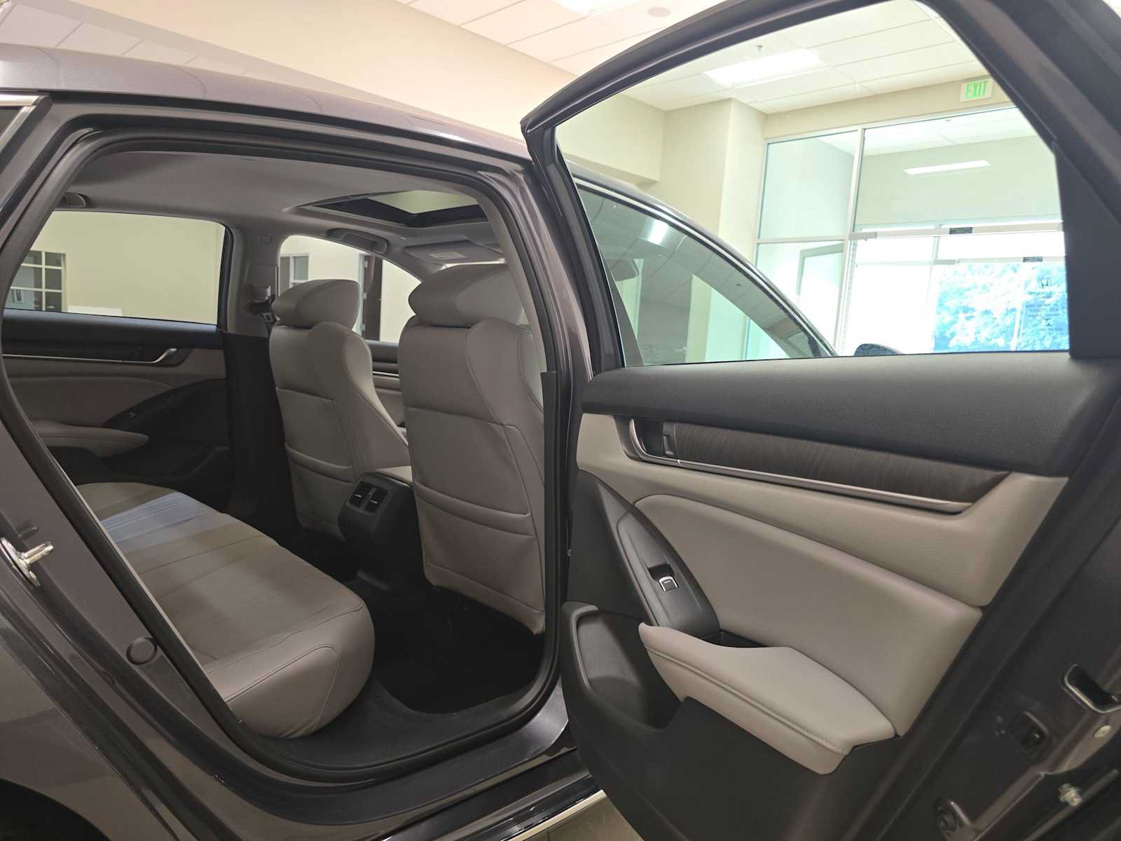 Used 2018 Honda Accord EX-L image 27