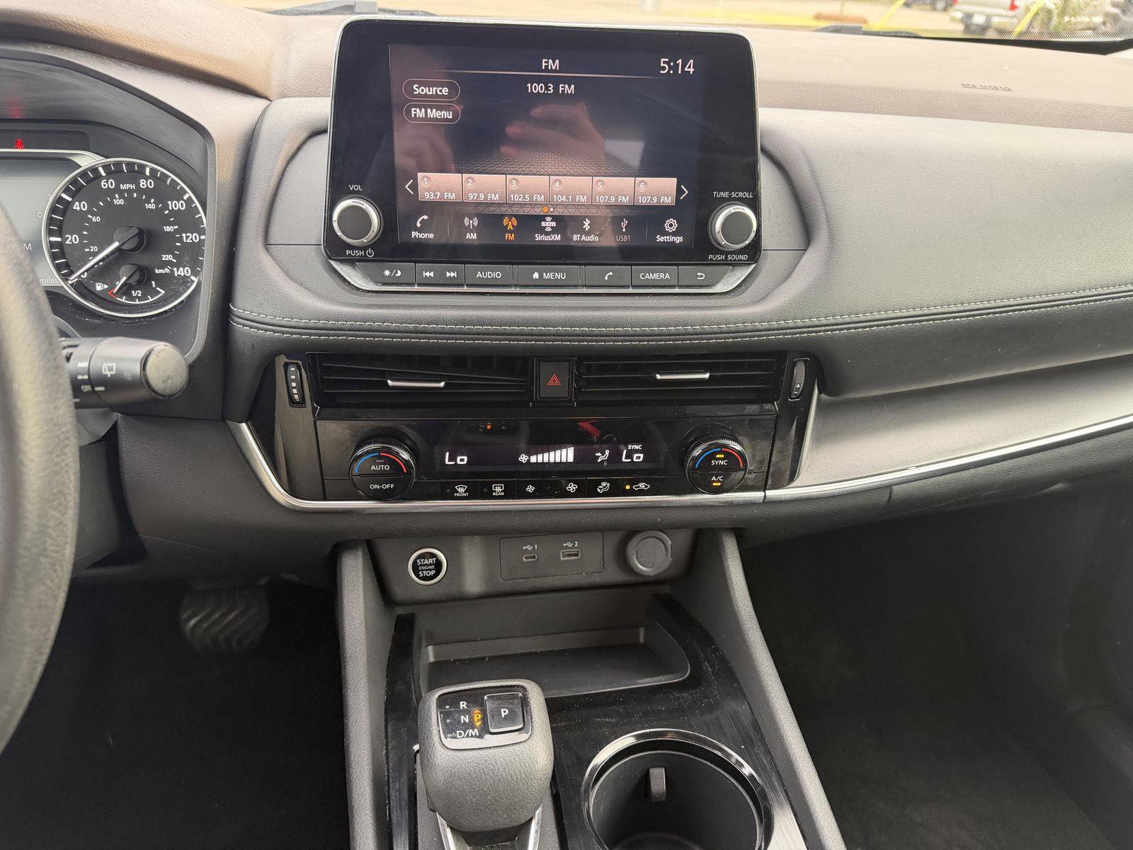 Used 2022 Nissan Rogue SV image 11