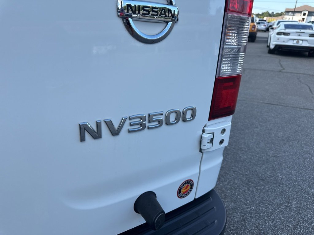 Used 2018 Nissan NV 3500 SV image 25