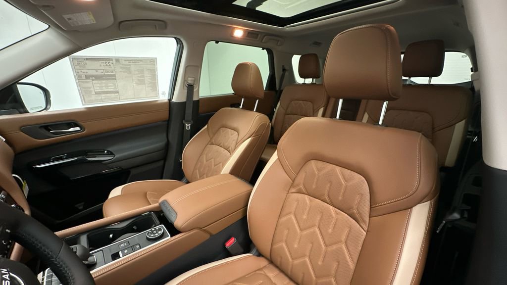 New 2026 Nissan Pathfinder Platinum AWD/4WD image 9