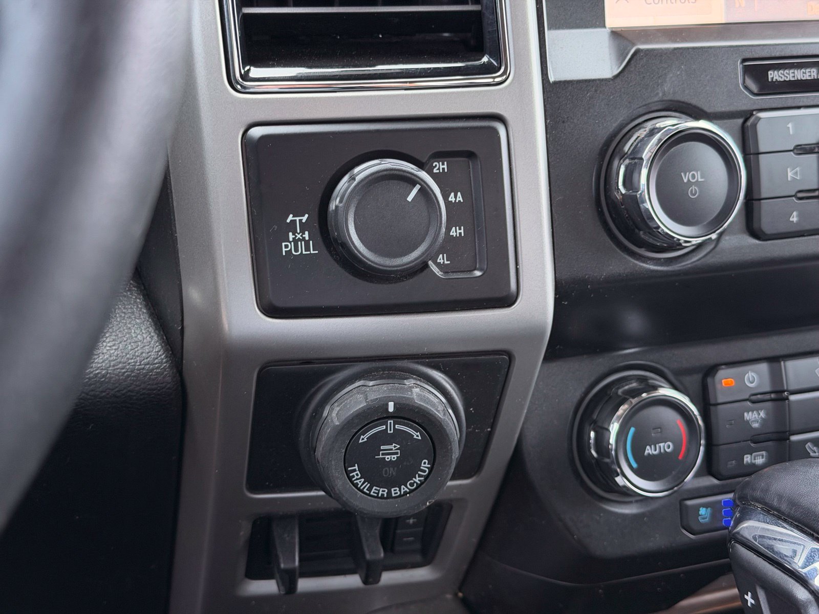 Used 2019 Ford F150 Lariat AWD/4WD image 39
