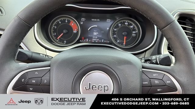 Used 2022 Jeep Cherokee Latitude Lux w/ Sun & Sound Group AWD/4WD image 12