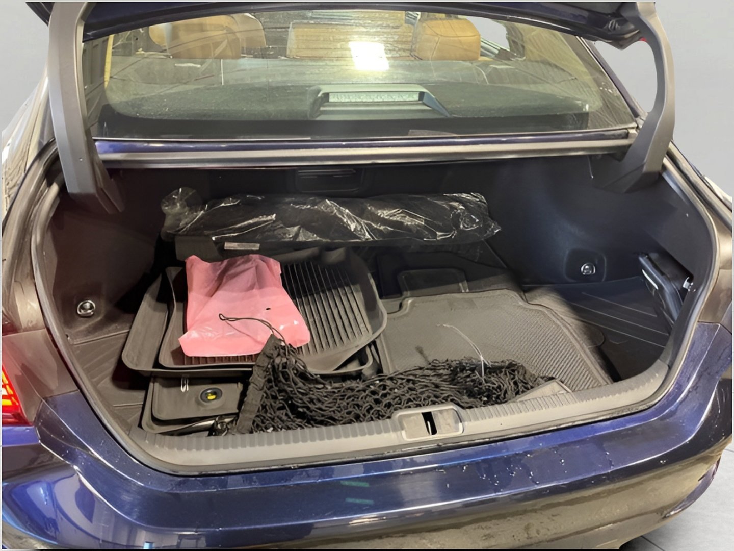 Used 2024 Lexus ES 350 Ultra Luxury w/ Accessory Package (Z1) image 25