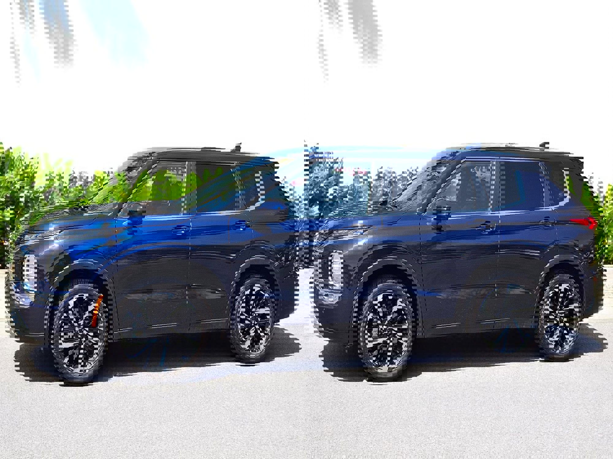 Used 2024 Mitsubishi Outlander SE Black Edition image 12