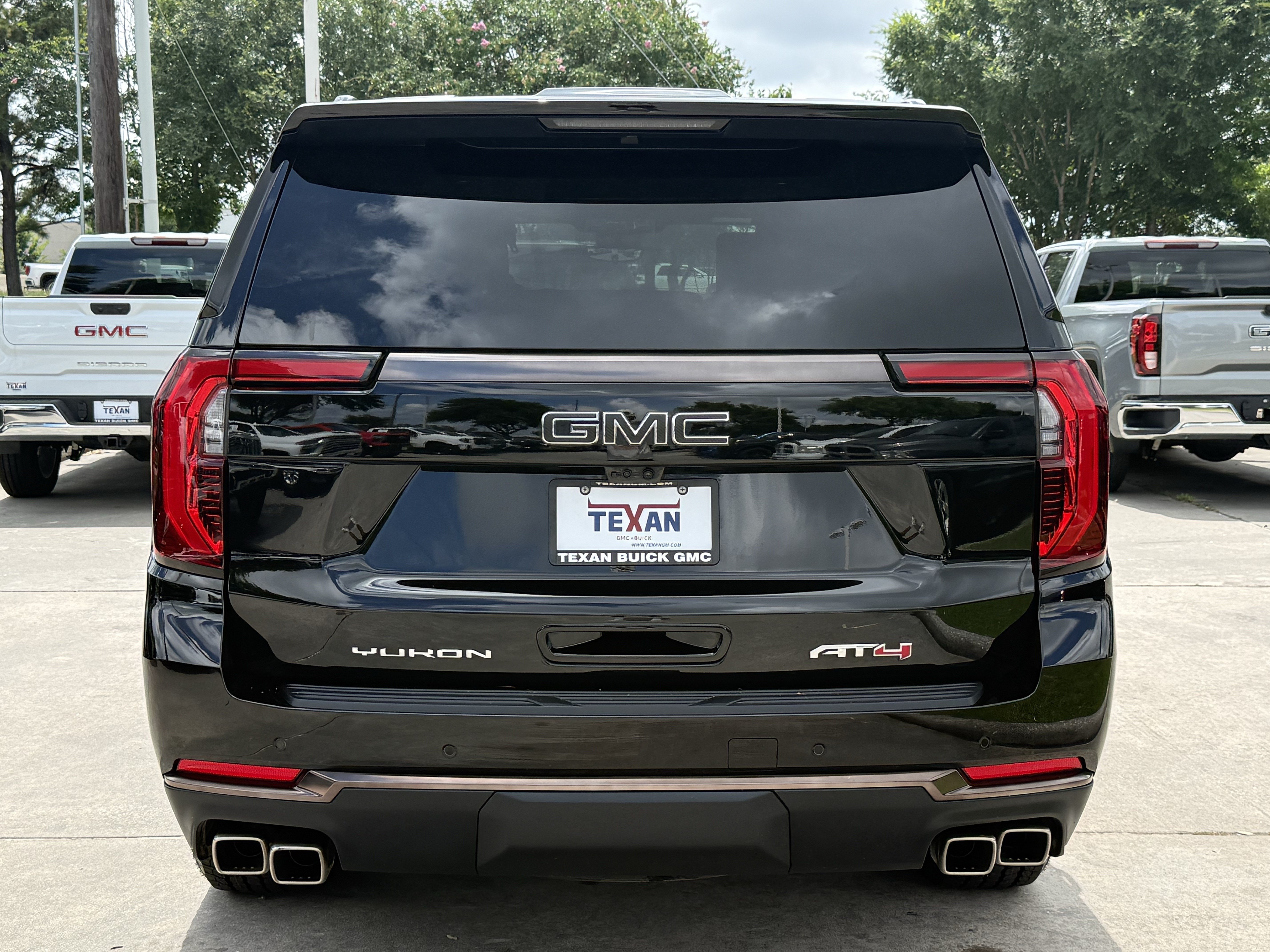 Used 2026 GMC Yukon AT4 Ultimate w/ LPO, Floor Liner Package AWD/4WD image 6