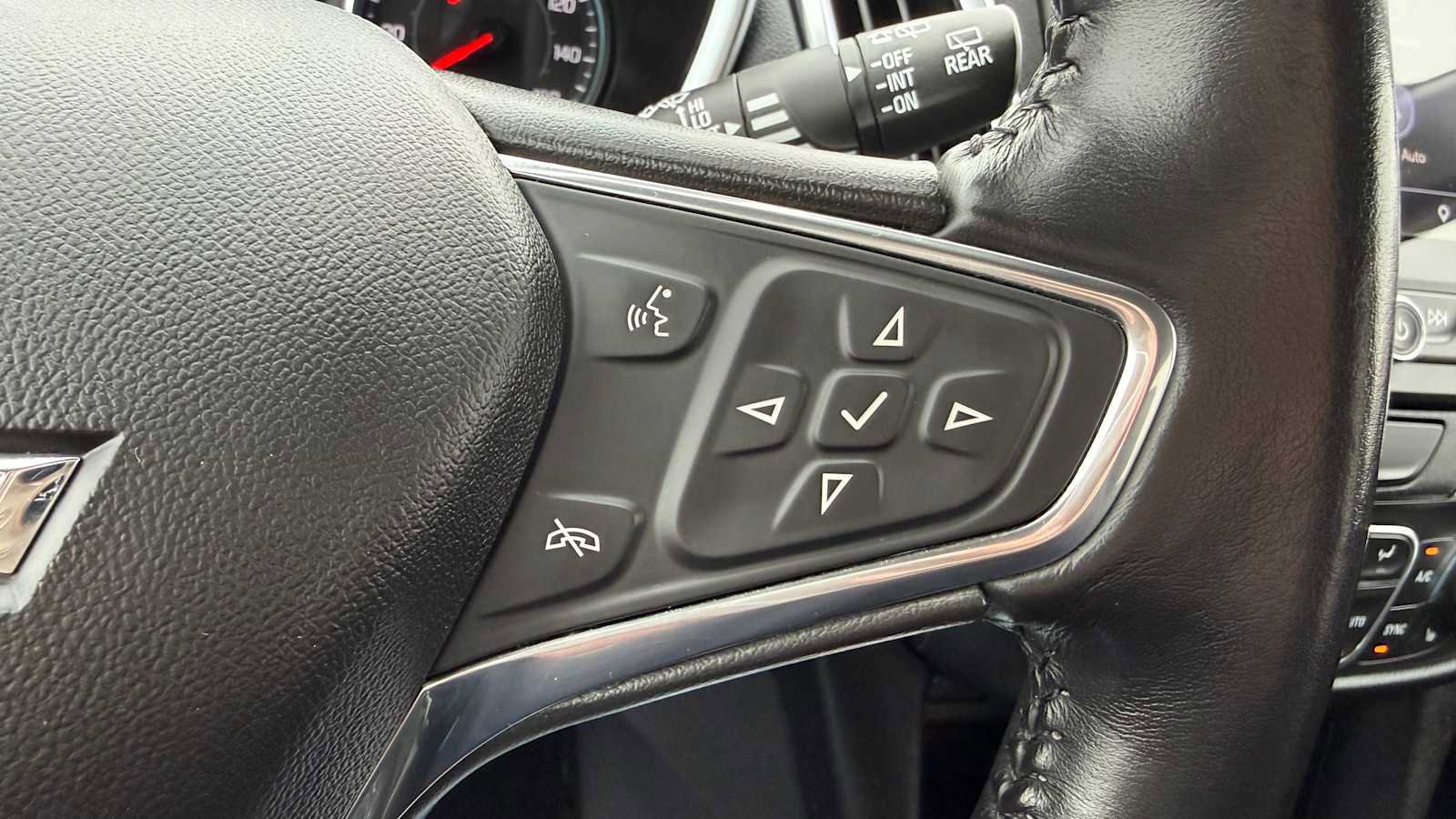Used 2020 Chevrolet Equinox Premier AWD/4WD image 16