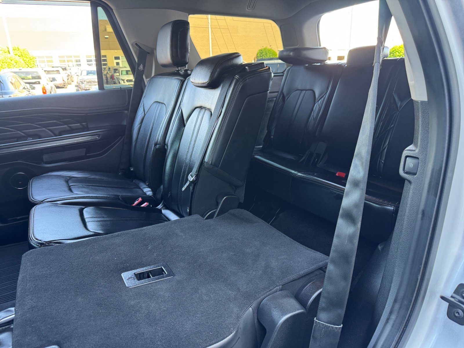 Used 2019 Ford Expedition Platinum image 36