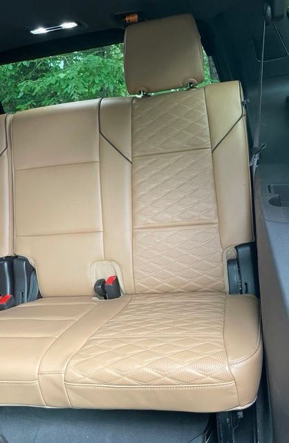 Used 2022 Cadillac Escalade Premium Luxury AWD/4WD image 17