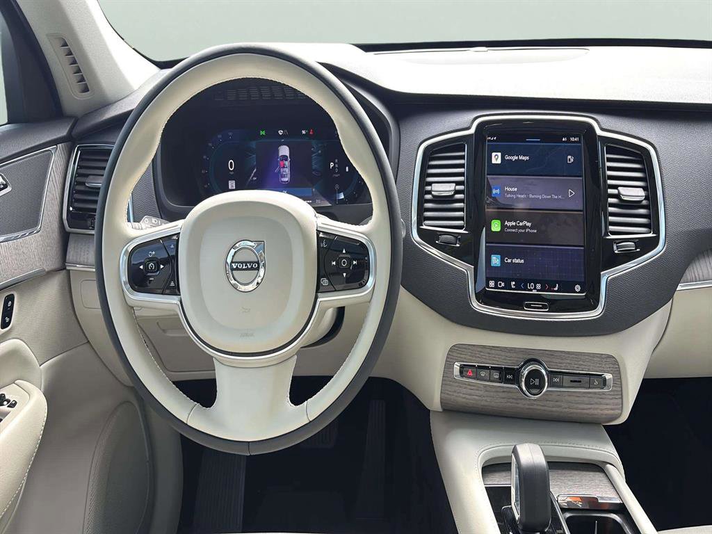 Used 2023 Volvo XC90 B6 Plus image 15