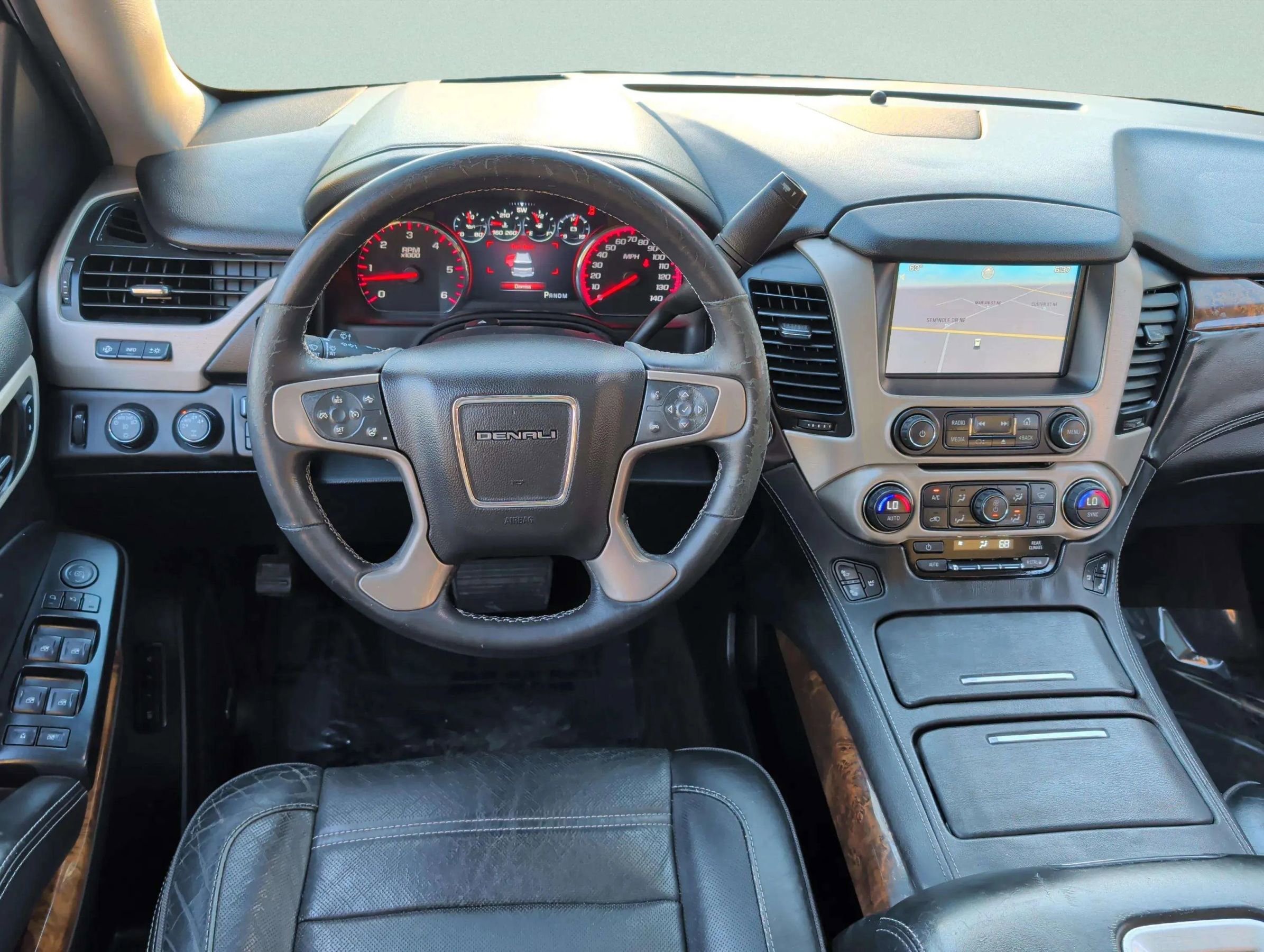 Used 2015 GMC Yukon Denali w/ Touring Package AWD/4WD image 13