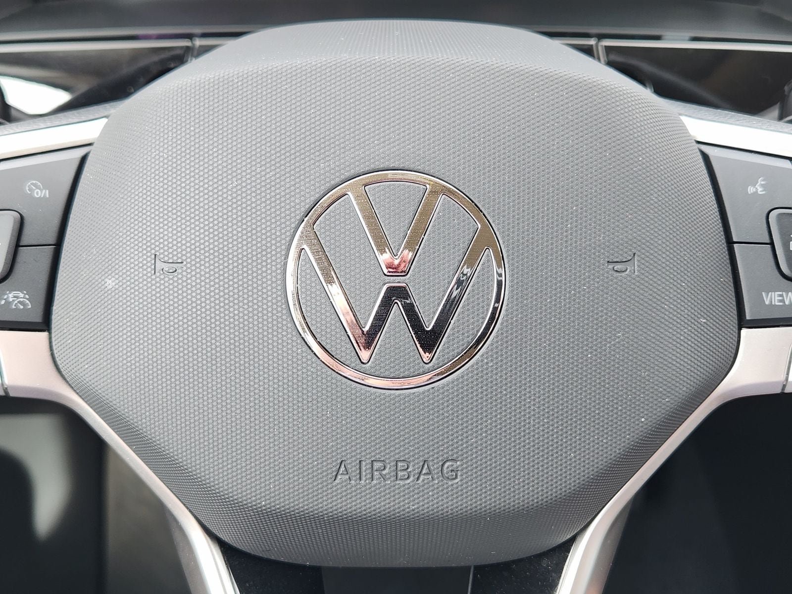 Used 2025 Volkswagen Atlas SE FWD image 35