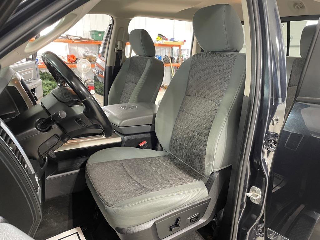 Used 2015 RAM 1500 Classic SLT w/ SLT Plus D￩cor Group image 10