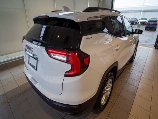 Certified 2023 GMC Terrain SLE w/ Driver Convenience Package image 9