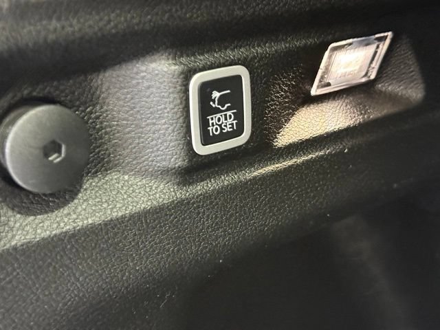 Used 2021 Jeep Grand Cherokee L Laredo w/ Luxury Tech Group I AWD/4WD image 5