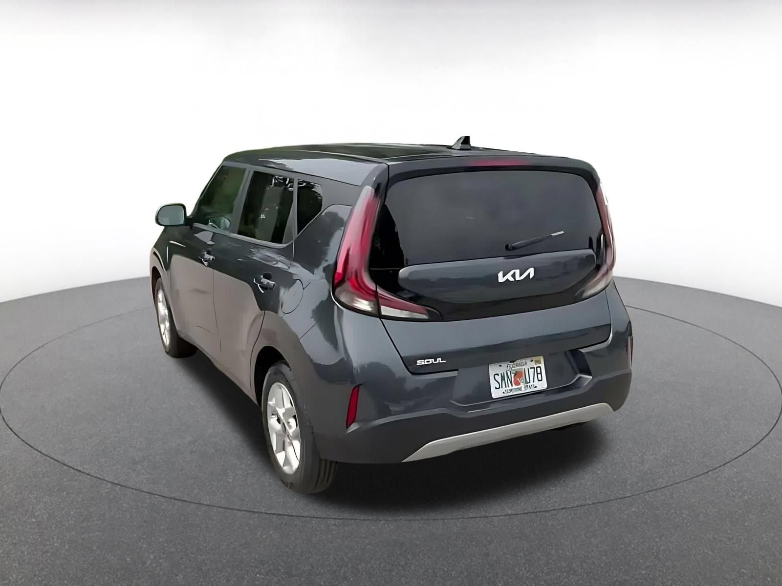 Used 2025 Kia Soul LX w/ LX Technology Package FWD image 10