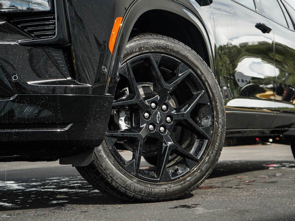 New 2026 Chevrolet Traverse RS w/ LPO, Floor Liner Package AWD/4WD image 6