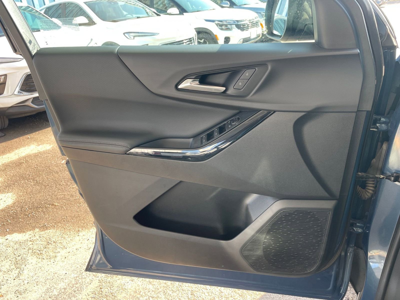 Used 2025 Chevrolet Equinox LT image 20