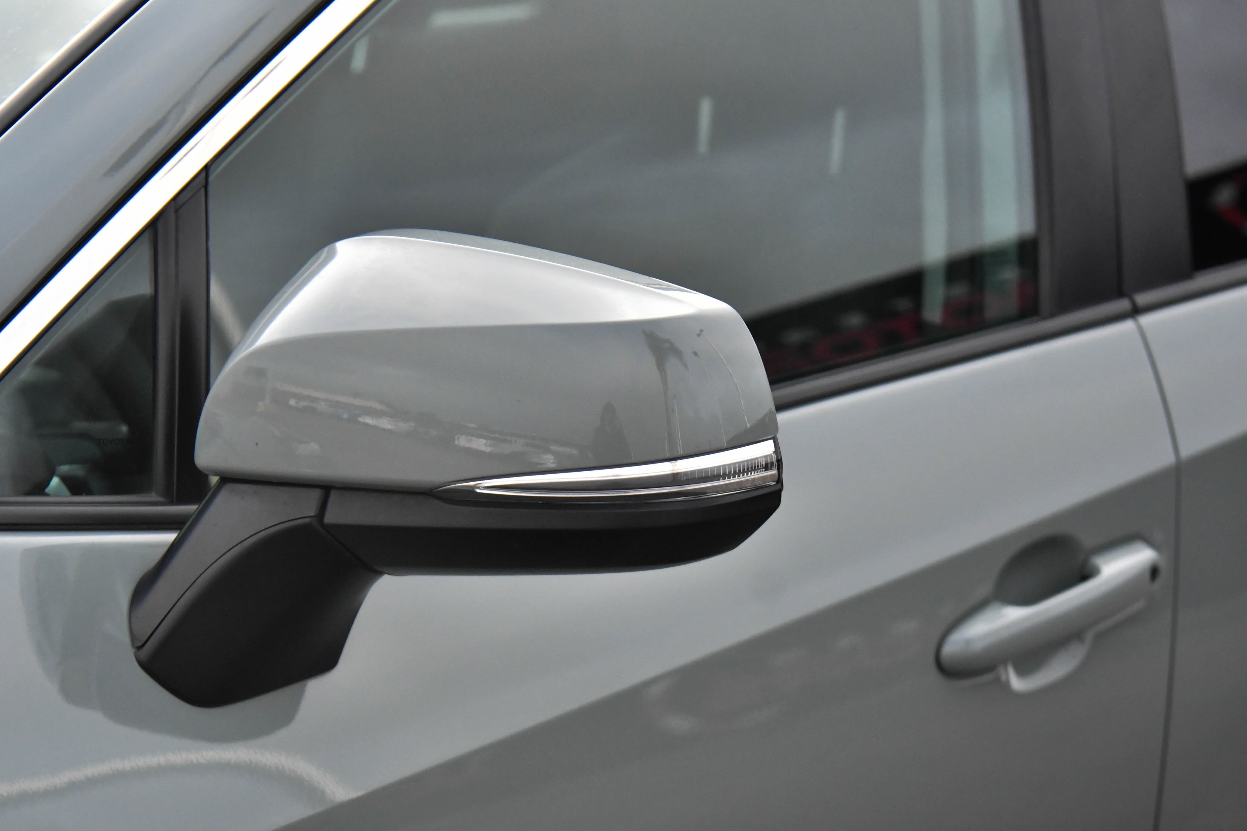 Used 2023 Toyota RAV4 XLE image 13