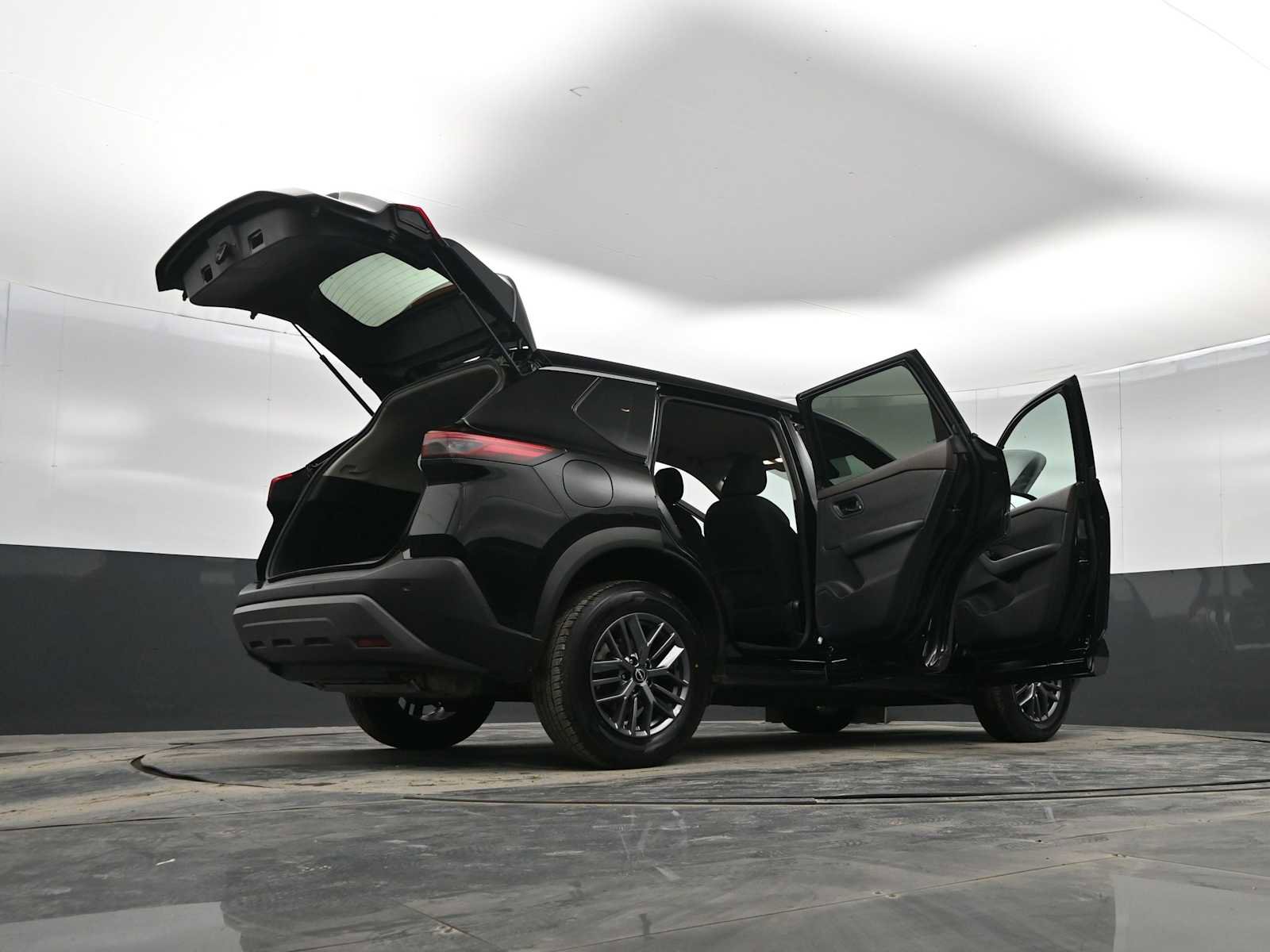 Used 2023 Nissan Rogue S image 42