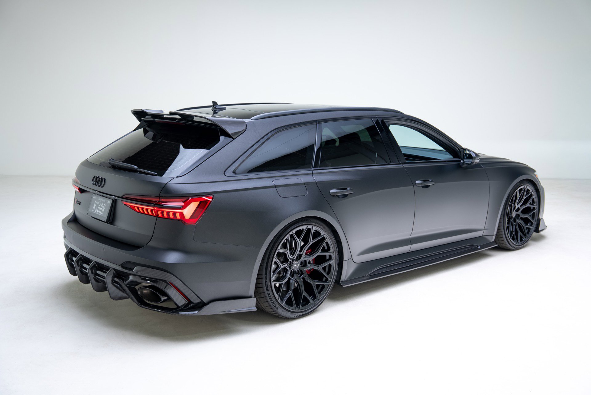 Used 2025 Audi RS 6 performance image 28