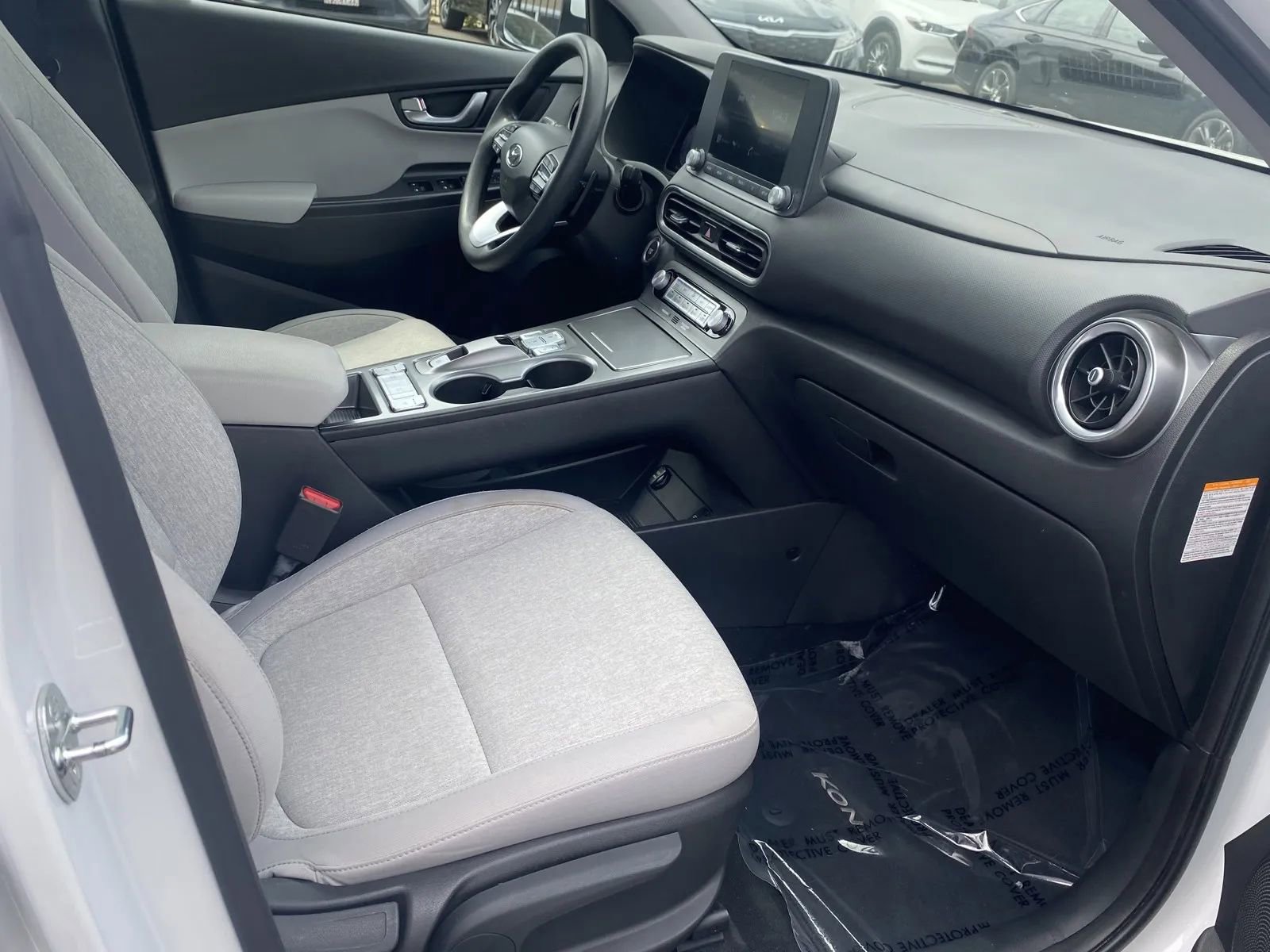 Used 2023 Hyundai Kona SE FWD image 6