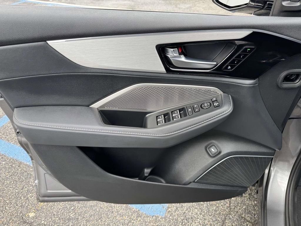 Certified 2023 Acura MDX SH-AWD w/ Technology Package image 15